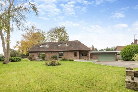 Garson Lane, Wraysbury TW19 5 bed detached house for sale