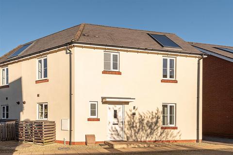 Cruickshank Drive, Wendover Aylesbury... 2 bed house for sale