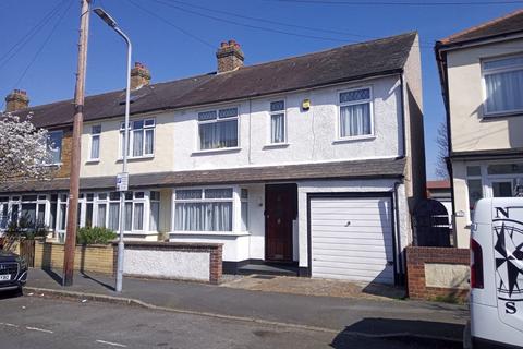 Knighton Road, Romford, RM7 4 bed end of terrace house for sale