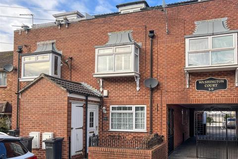 Warren Avenue, Southsea 2 bed apartment for sale