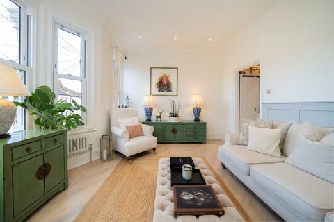 Querrin Street, Fulham SW6 2 bed flat for sale