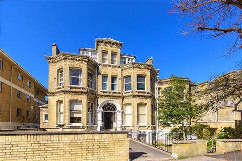 Eaton Gardens, Hove BN3 1 bed flat for sale