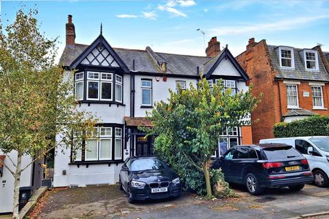 5 bedroom semi-detached house for sale