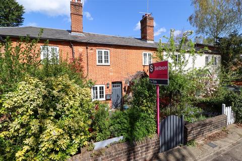 Elvetham Road, Fleet GU51 2 bed house for sale