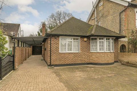 St. Stephens Road, Hounslow TW3 2 bed bungalow for sale