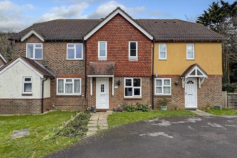 Pebble Walk, Littlehampton BN17 2 bed terraced house for sale