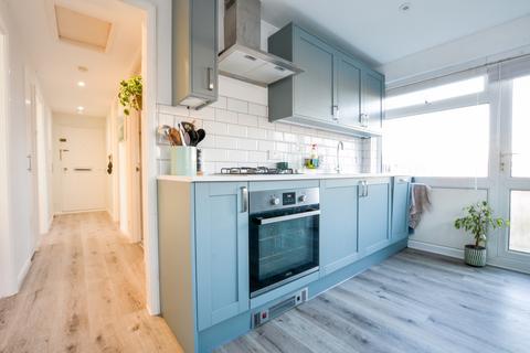 Westhill Court, 20 Ratton Road... 2 bed apartment for sale