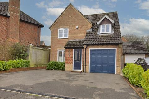 Blackberry Way, Paddock Wood TN12 3 bed detached house for sale