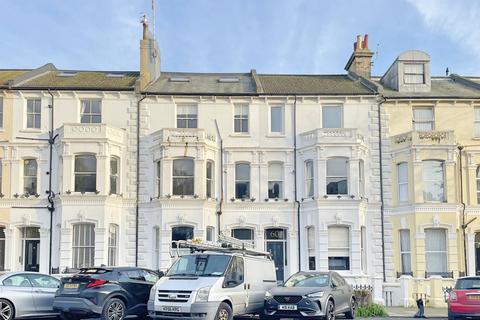 Tisbury Road, Hove 2 bed apartment for sale