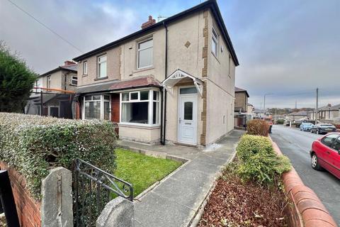 St. Albans Avenue, Ainley Top... 3 bed semi