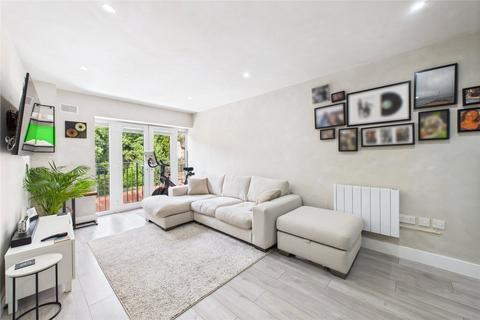 London Road, Camberley, Surrey, GU15 2 bed apartment for sale