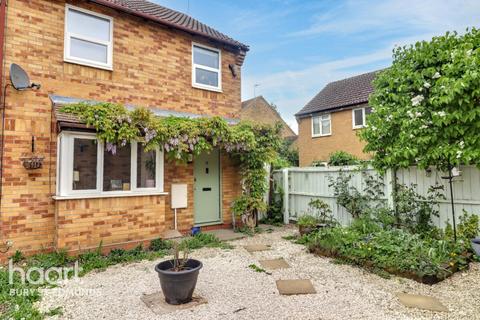 Orchard Close, Elmswell, Bury St Edmunds 3 bed semi