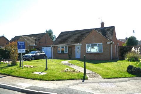 St Marys Road, Adderbury 2 bed detached bungalow for sale