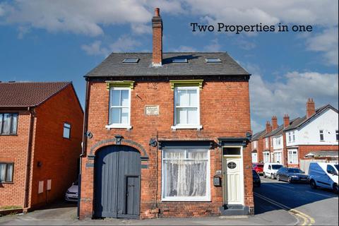 Coxs Lane, Cradley Heath B64 5 bed detached house for sale