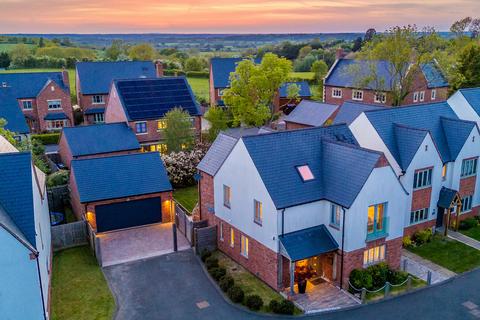 Bishops Acre, Lighthorne... 4 bed detached house for sale