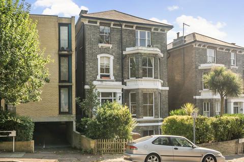 Eliot Park, Blackheath, London, SE13 2 bed flat for sale