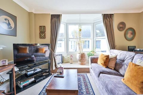 High Street, Bramley, Guildford, GU5 2 bed maisonette for sale