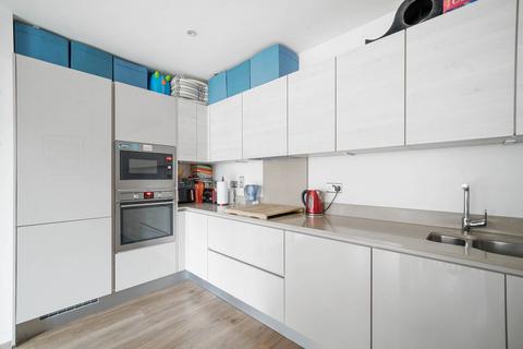 5 Gresham Place, London E3 2 bed flat for sale