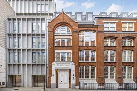 Bartholomew Close, London EC1A 3 bed flat for sale