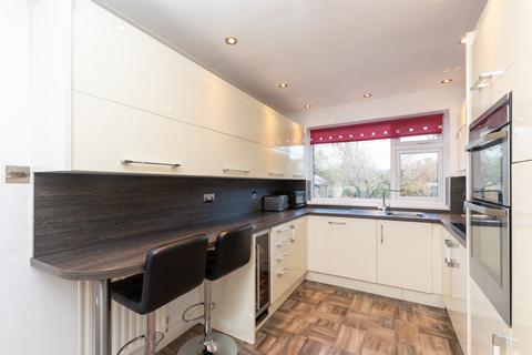 Honeyden Road, North Cray, Sidcup, Kent 3 bed detached house for sale