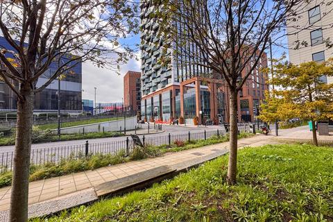 Portal Way, London, W3 2 bed apartment for sale