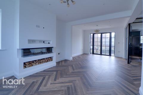 Barn Hill Estate 4 bed detached house for sale