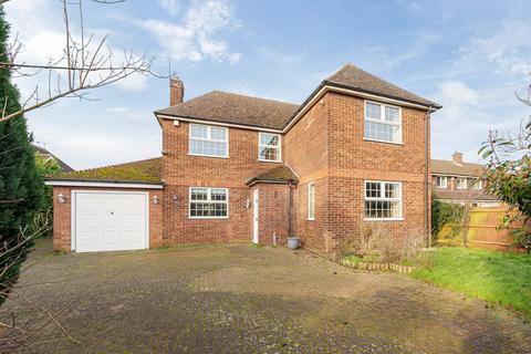 High Street, Westoning, MK45 3 bed detached house for sale