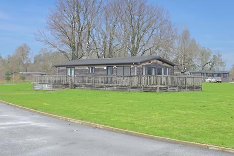 Aspen Country Park, Bury St Edmunds... 2 bed lodge for sale