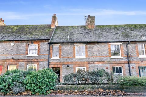 Westgate, Chichester, PO19 3 bed terraced house for sale