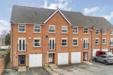 Millbank, Leeds LS19 4 bed house for sale