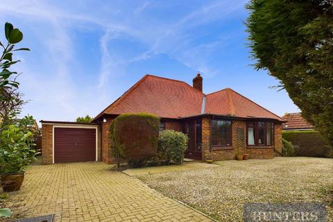 Carr House Lane, Cayton, Scarborough 3 bed detached bungalow for sale