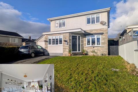 Maes Y Dderwen, Carmarthen 3 bed detached house for sale