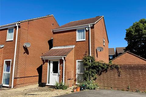 Vincent Close, New Milton, Hampshire... 2 bed detached house for sale