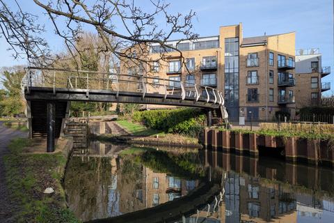 The Embankment, Hemel Hempstead, HP3 2 bed apartment for sale
