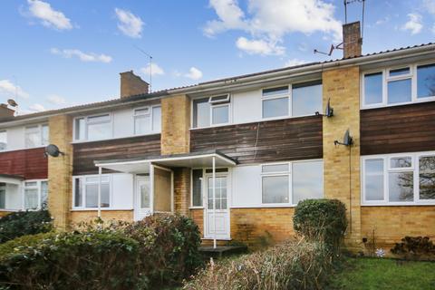 Kennedy Avenue, East Grinstead, RH19 3 bed terraced house for sale