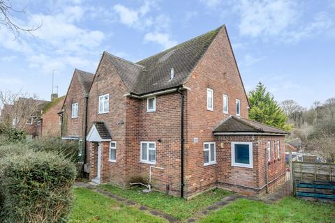 Wavell Way, Winchester, Hampshire 3 bed semi