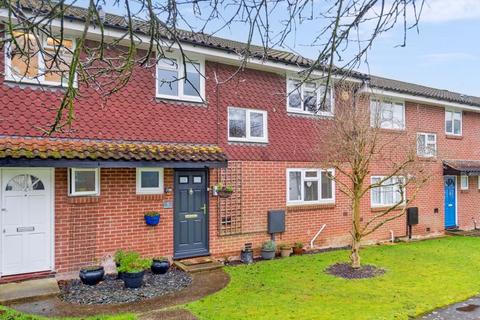 Mount Close, Farnham Common 3 bed house for sale