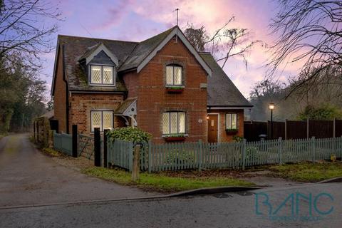 Rags Lane, West Cheshunt EN7 4 bed detached house for sale