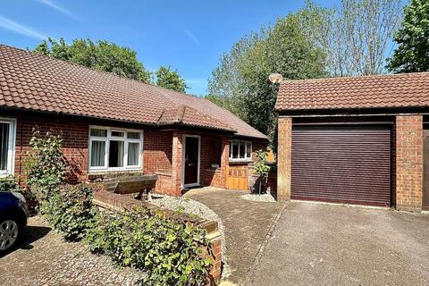 Yeoman Meadow, East Hunsbury... 4 bed semi
