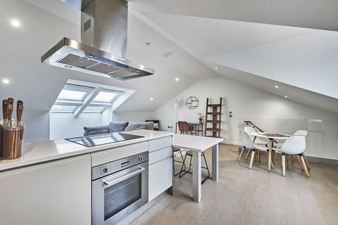 Camp Road, Hertfordshire AL1 2 bed penthouse for sale