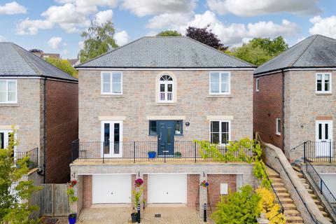 Trenavin Close, Crediton, EX17 4 bed detached house for sale