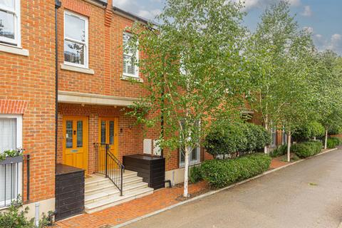 Candle Mews East Molesey KT8 0GZ 3 bed terraced house for sale