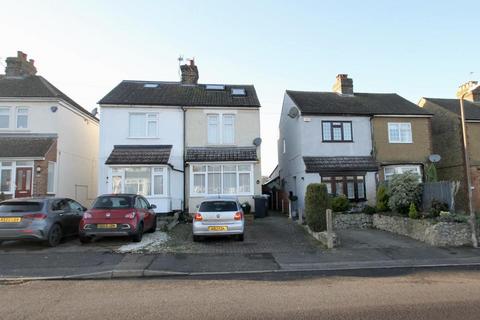 Lunsford Lane, Larkfield, Aylesford 3 bed semi