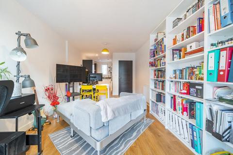 Colonnade Gardens, Acton 1 bed flat for sale