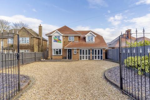 Hawthorn Road, Lincoln, Lincolnshire... 4 bed detached house for sale