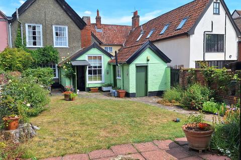 High Street, Needham Market IP6 3 bed terraced house for sale