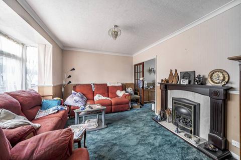 Robin Grove, Kenton, Harrow, HA3 3 bed terraced house for sale
