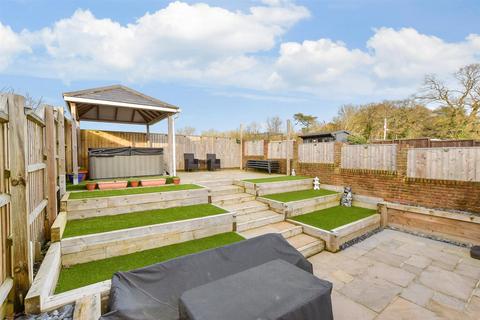 Colenutts Road, Ryde, Isle of Wight 3 bed semi