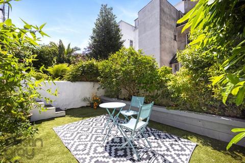 St. Michaels Place, Brighton 2 bed flat for sale