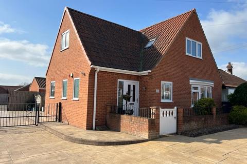 Outgang Road, Pickering 3 bed detached house for sale